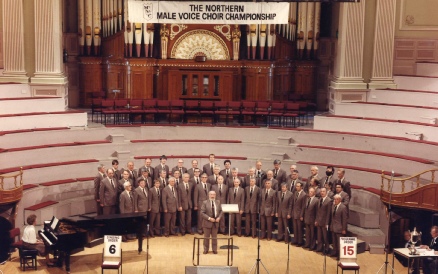 45 members wait, between pieces, for a green light from the adjudicators to continue. Huddersfield 1989.jpg